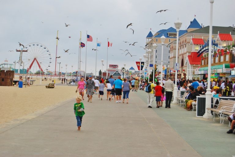 Ocean,city,,md, ,june,04:,people,at,ocean,city